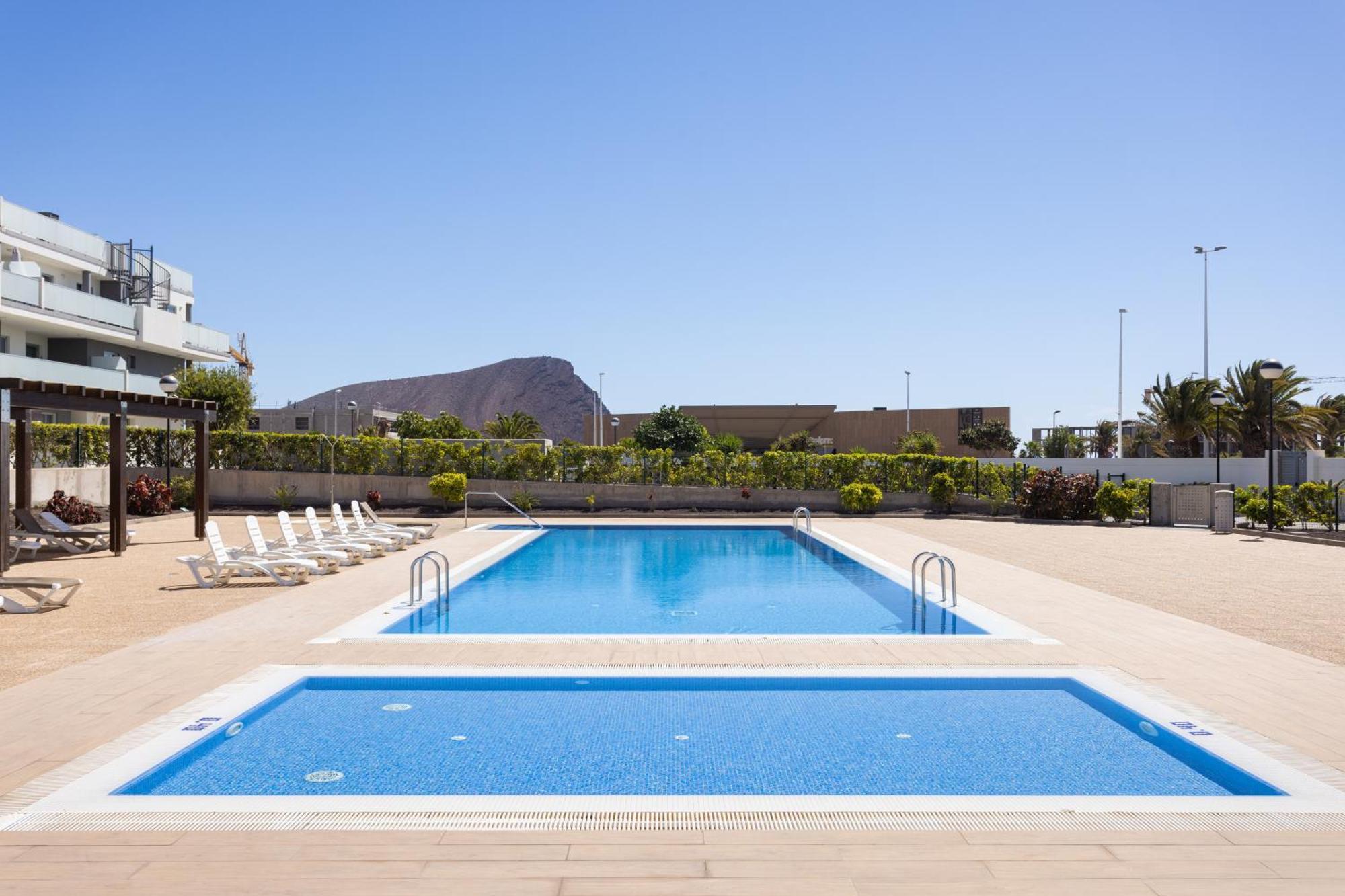 Apartment 132 Sotavento Beachwalk By Sunkeyrents El Medano (Tenerife)